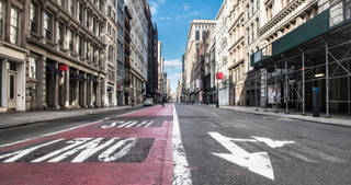  The weekly jobless claims in the US continue to slow down for a third consecutive week, although they are still on a historically high level. Over 4.4mn Americans have requested unemployment benefits in the week ending on April 18, bringing the total figure to 26mn since the outbreak of COVID-19 in the US. In the previous week, they amounted to 5.2mn. At the end of March, the weekly jobless claims skyrocketed to 6.9mn, which was the highest level since records began, but subsequently, they slowed down.